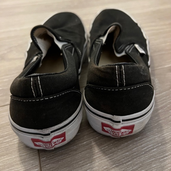 Vans - Picture 2 of 4